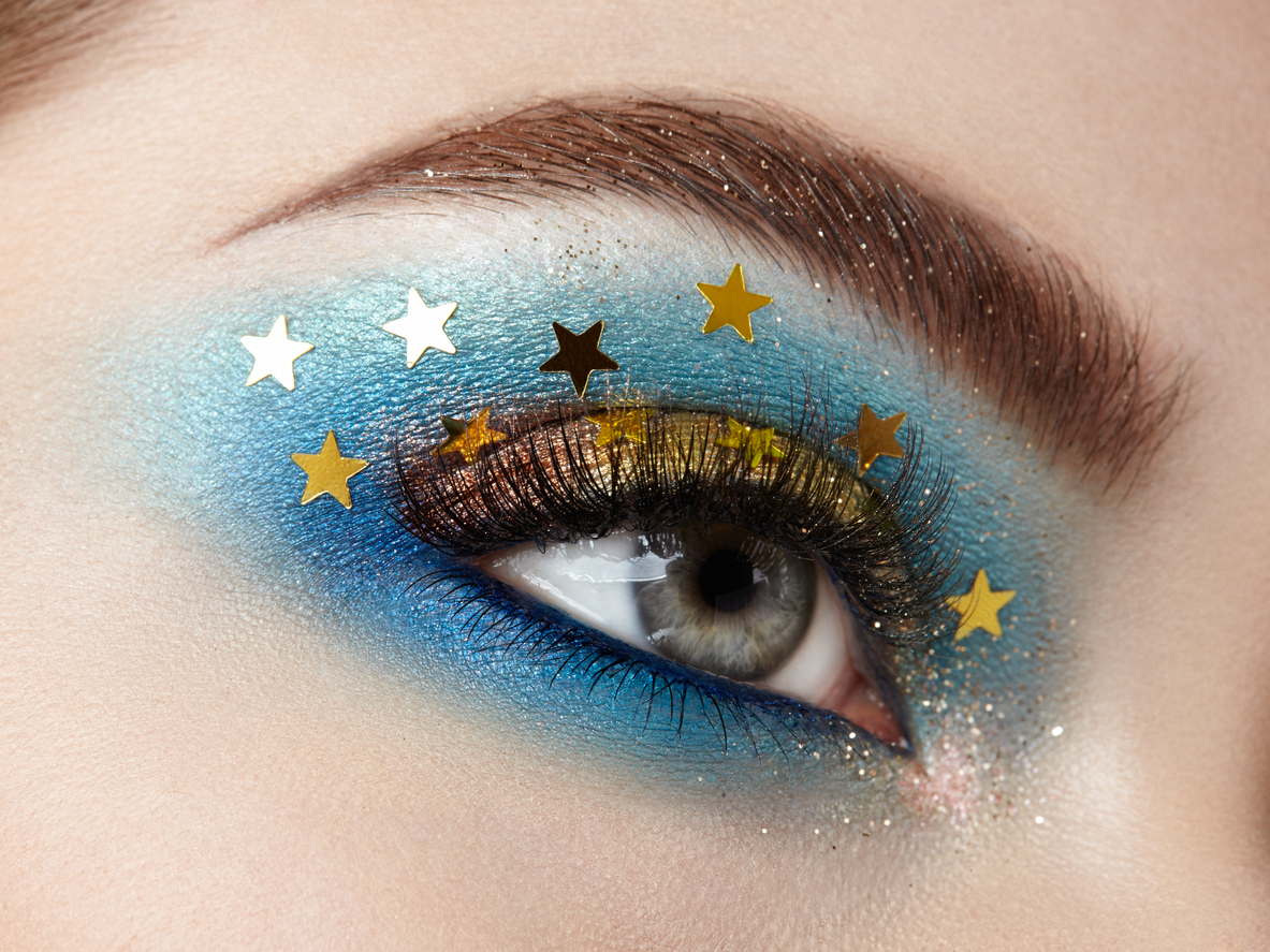 Новогодний макияж 2024: тренды, подбор по цвету и 8 креативных идей